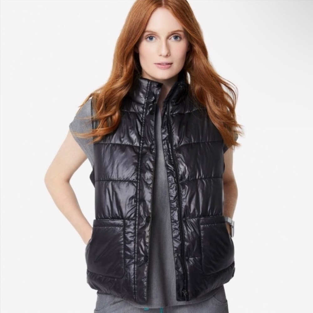 Figs Performance Puffer Vest Black Medium